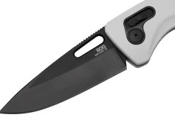SOG One-Zero XR White Aluminum, Black Chrome 12-73-05-57 Couteau De Poche -Célèbre Couteaux Magasin SOG 12 73 05 57 03 sog
