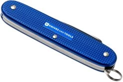 Victorinox Pioneer Alox Blue 0.8201.22R4.KTE1 Knivesandtools Edition, Couteau Suisse -Célèbre Couteaux Magasin VT0 8201 22R4 KTE1 04 victorinox